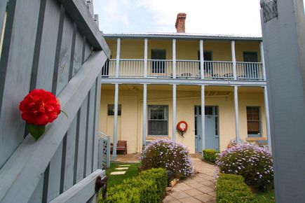 Garden Tour - The Lodge on Elizabeth - Hobart Tasmania