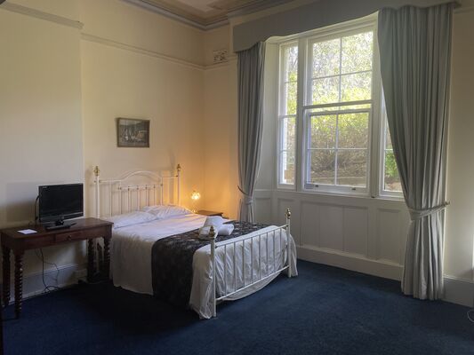Ensuite twin Room 2 | Main room | Ensuite Twin | The Lodge on Elizabeth Hobart Tasmania Accommodation
