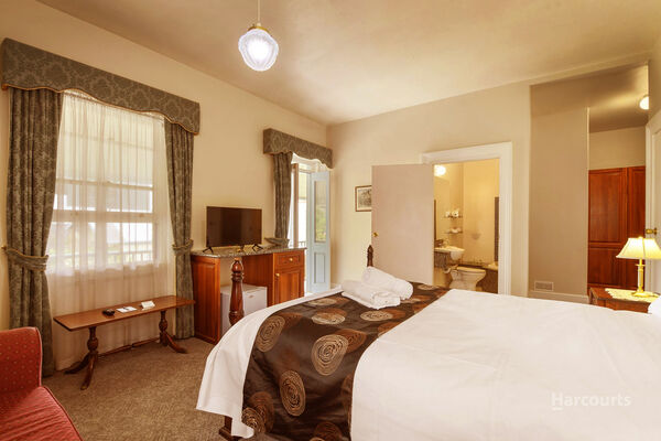 Room 12 | Room 12 | Spa Room | The Lodge on Elizabeth Hobart Tasmania Accommodation