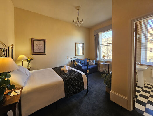 Room 5 | Main room | Standard Ensuite | The Lodge on Elizabeth Hobart Tasmania Accommodation