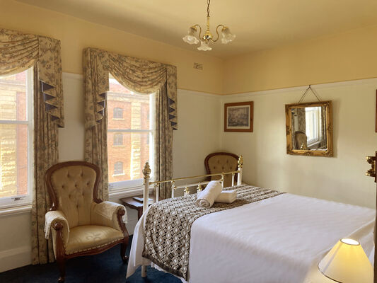 Room 8 | Room 8 | Standard Ensuite | The Lodge on Elizabeth Hobart Tasmania Accommodation