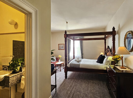 Spa room 14  | Showing bathroom | Spa Room | The Lodge on Elizabeth Hobart Tasmania Accommodation