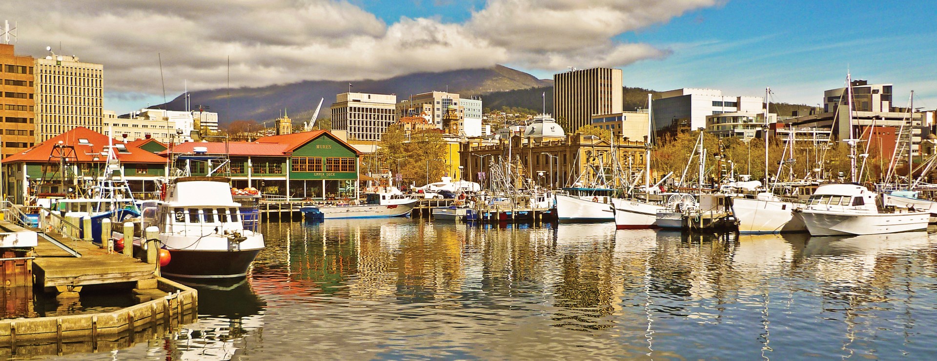 The Lodge on Elizabeth - Tourism Tasmania & Tony Crehan - Hobart Waterfront and Mt Wellington